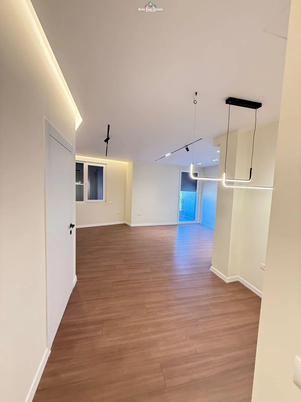 Apartament Ne Shitje 2+1+ Post Parkimi Prane Maternitetit te Ri (ID B120859) Tirane