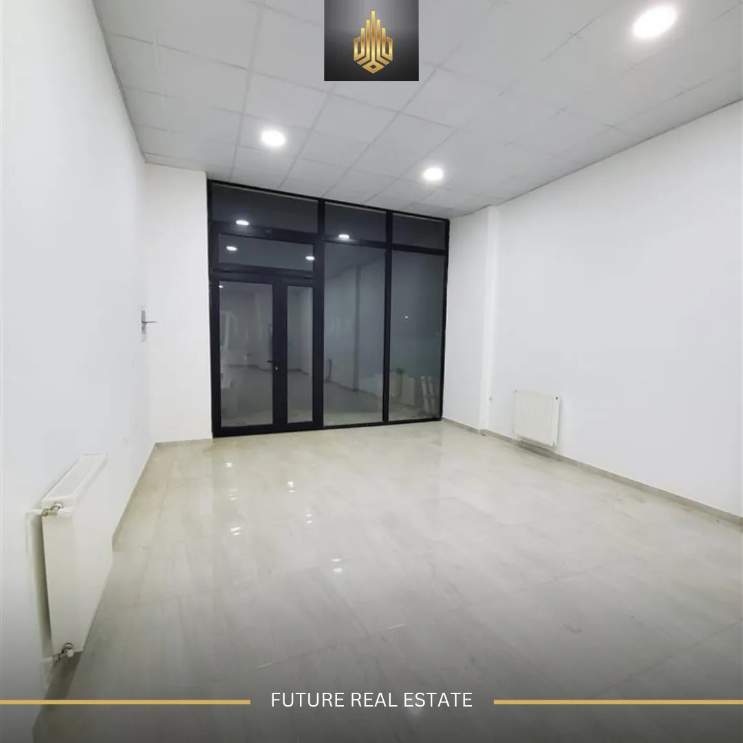 Lokal me QERA/61m²