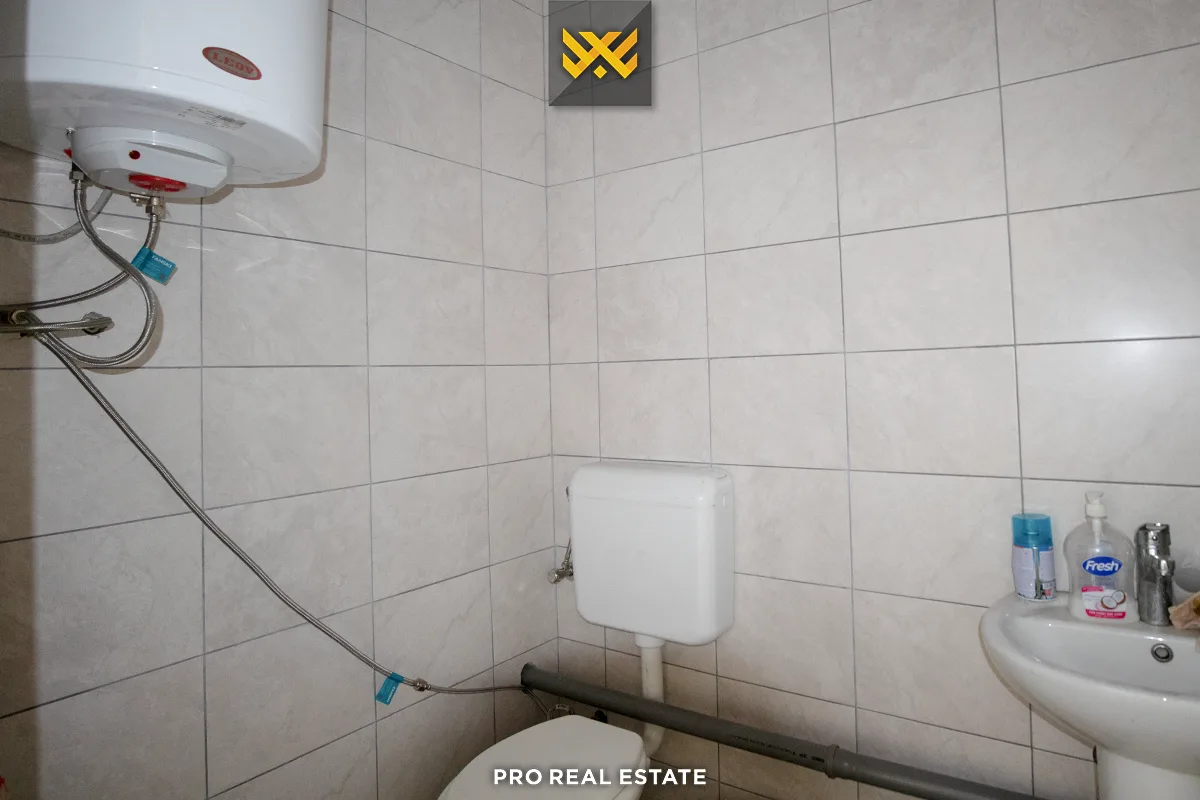 Lokal 86m² për #SHITJE në Tophane.