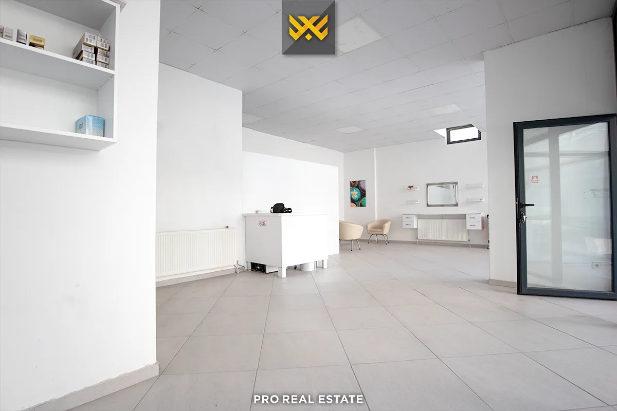 Lokal 86m² për #SHITJE në Tophane.