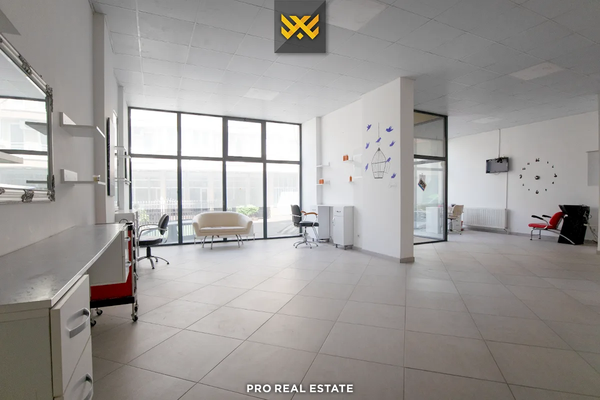 Lokal 86m² për #SHITJE në Tophane.