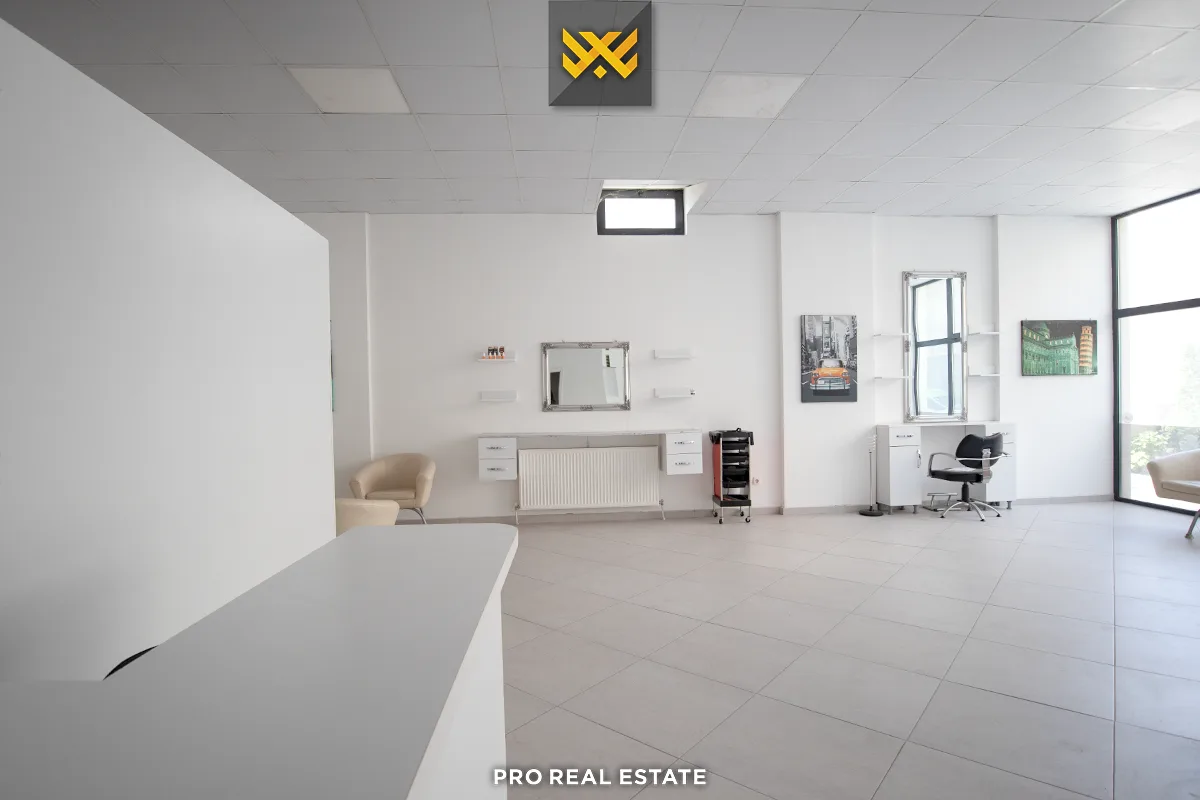 Lokal 86m² për #SHITJE në Tophane.