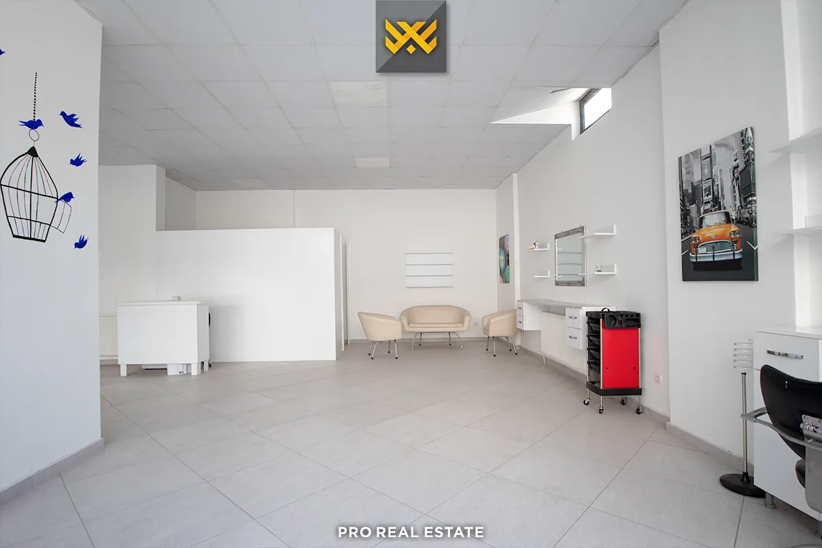 Lokal 86m² për #SHITJE në Tophane.