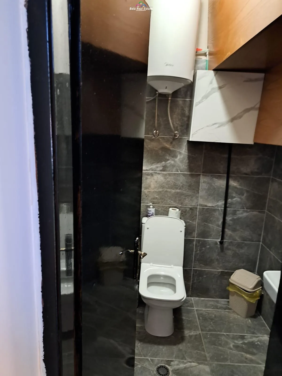 Qender Estetike me qera Rrugs Xhanfize Keko(ID BD21599) Tirane.