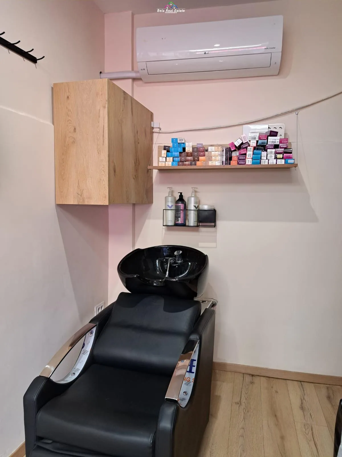Qender Estetike me qera Rrugs Xhanfize Keko(ID BD21599) Tirane.