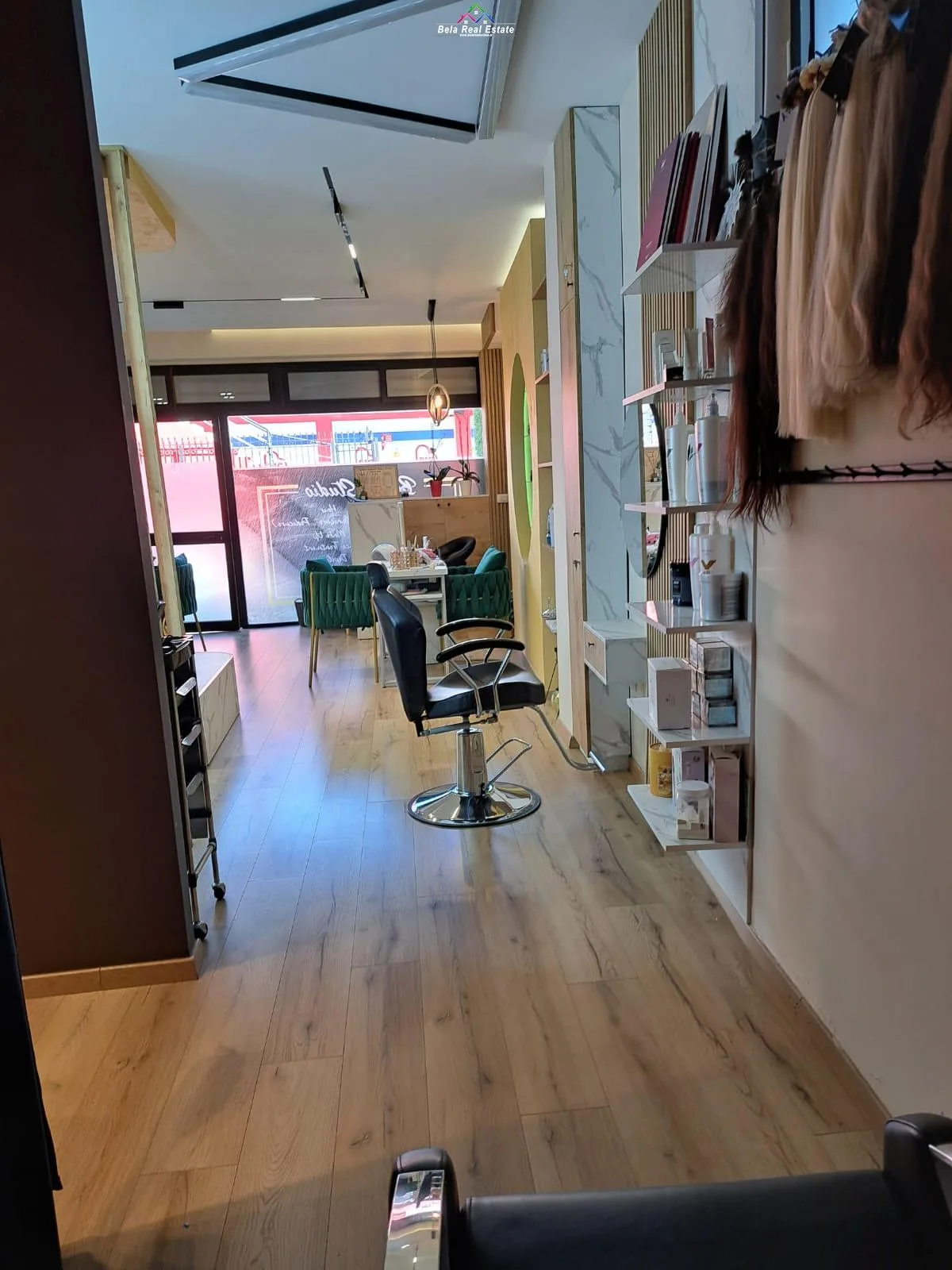 Qender Estetike me qera Rrugs Xhanfize Keko(ID BD21599) Tirane.