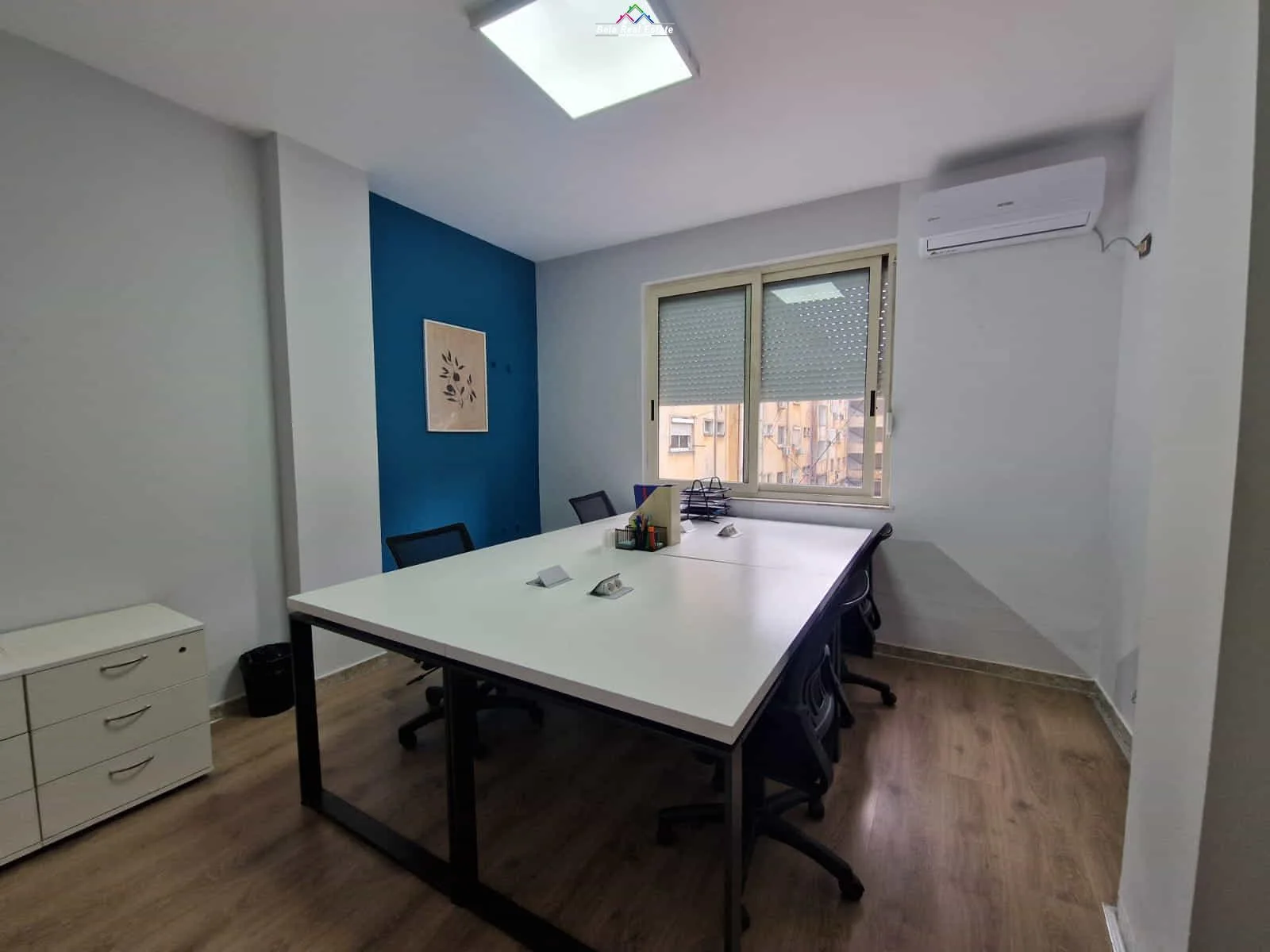 Zyre Me Qera Ne Bllok (ID BZ2351) Tirane.