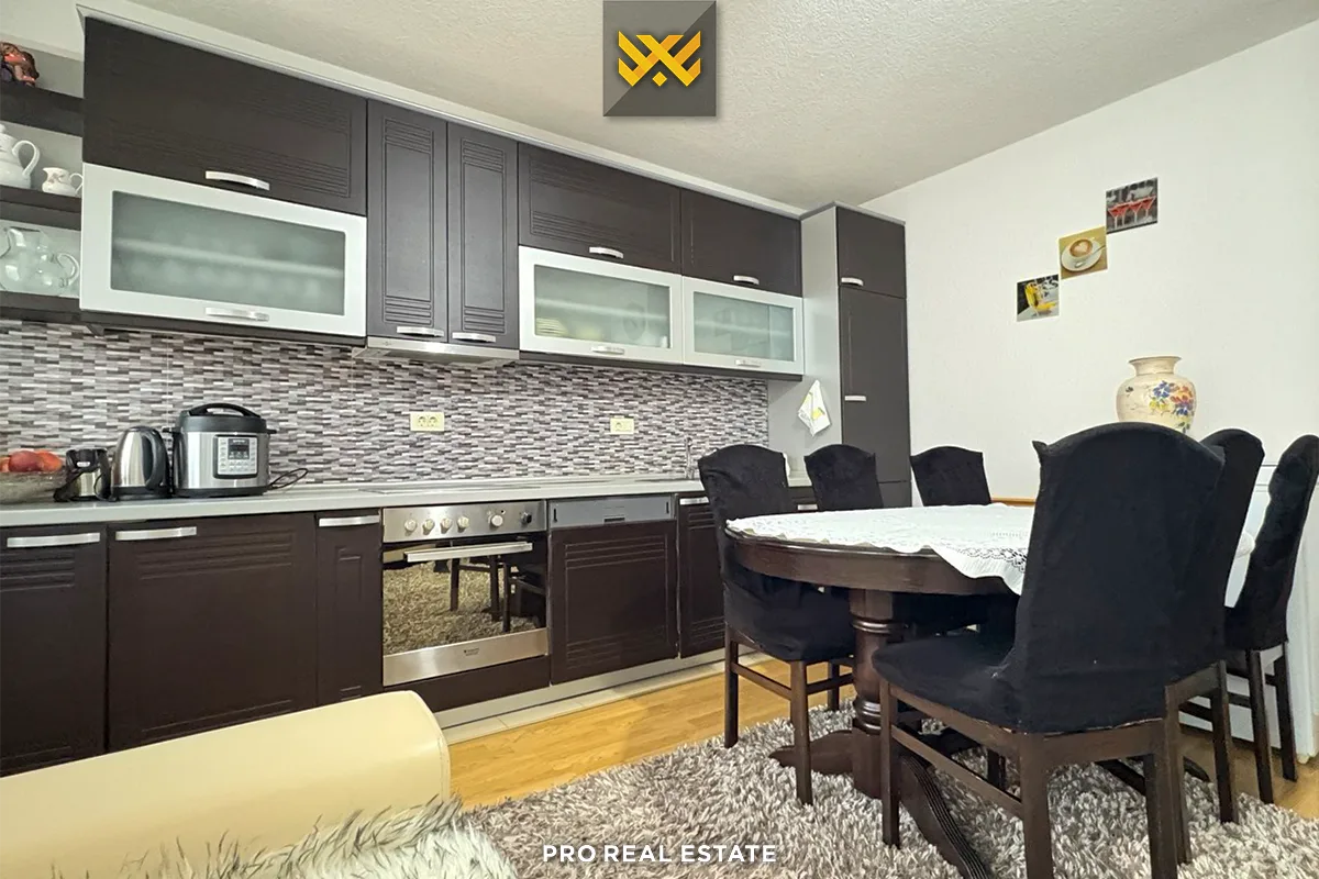 Shtëpi 375m² + 97m² për #SHITJE në Kolovicë