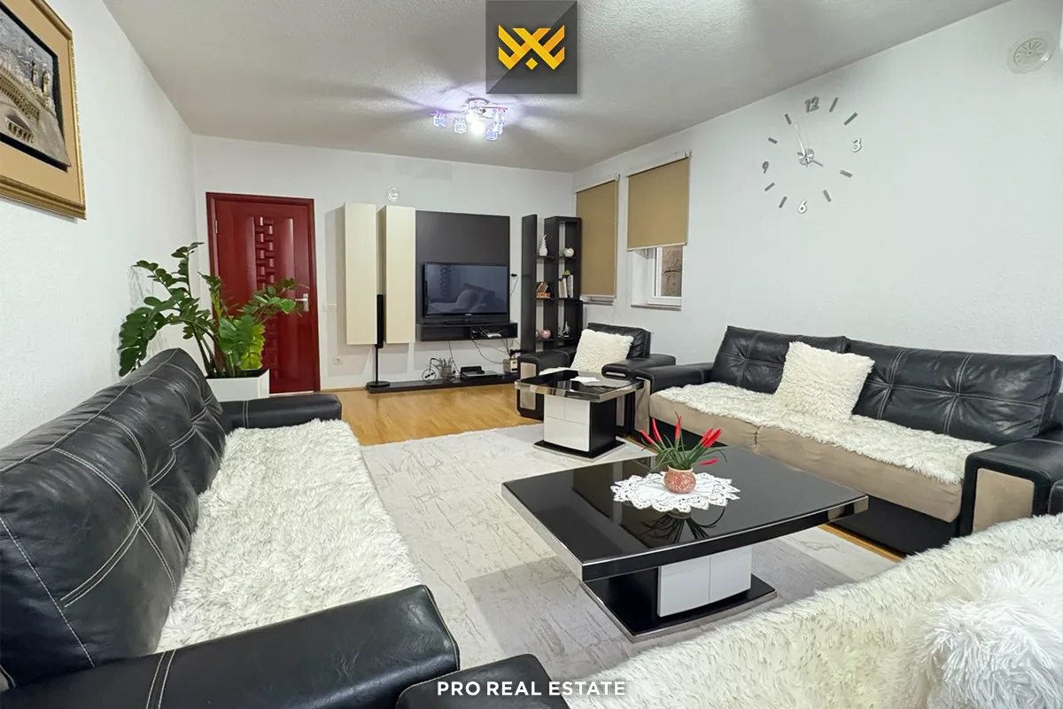 Shtëpi 375m² + 97m² për #SHITJE në Kolovicë