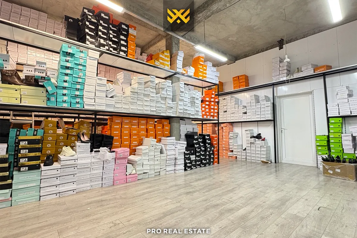 Shtëpi 375m² + 97m² për #SHITJE në Kolovicë