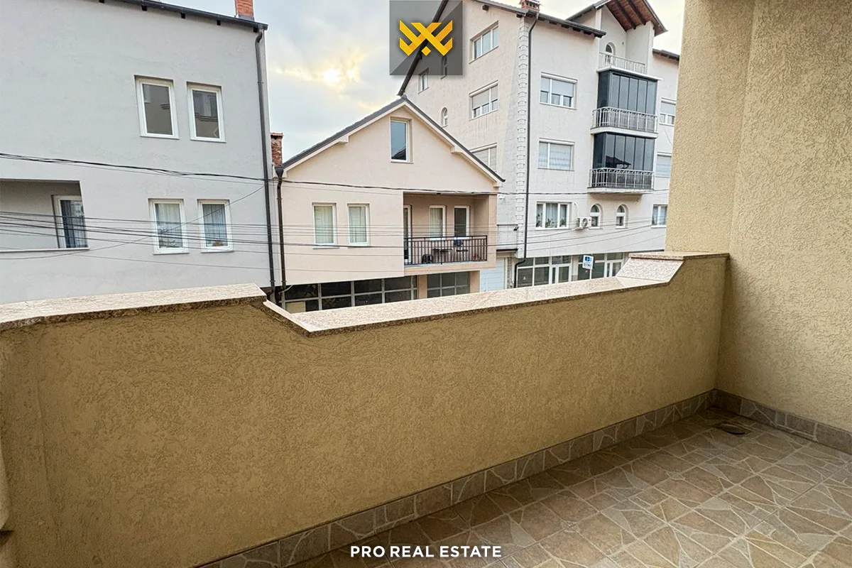 Shtëpi 375m² + 97m² për #SHITJE në Kolovicë