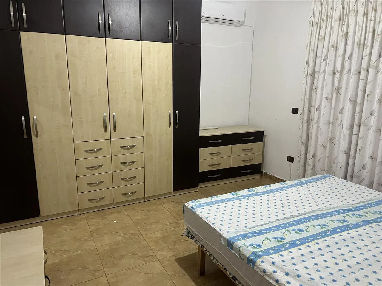 Vile me qera 2+1 tek 21 Dhjetori (ID BV22467) Tirane