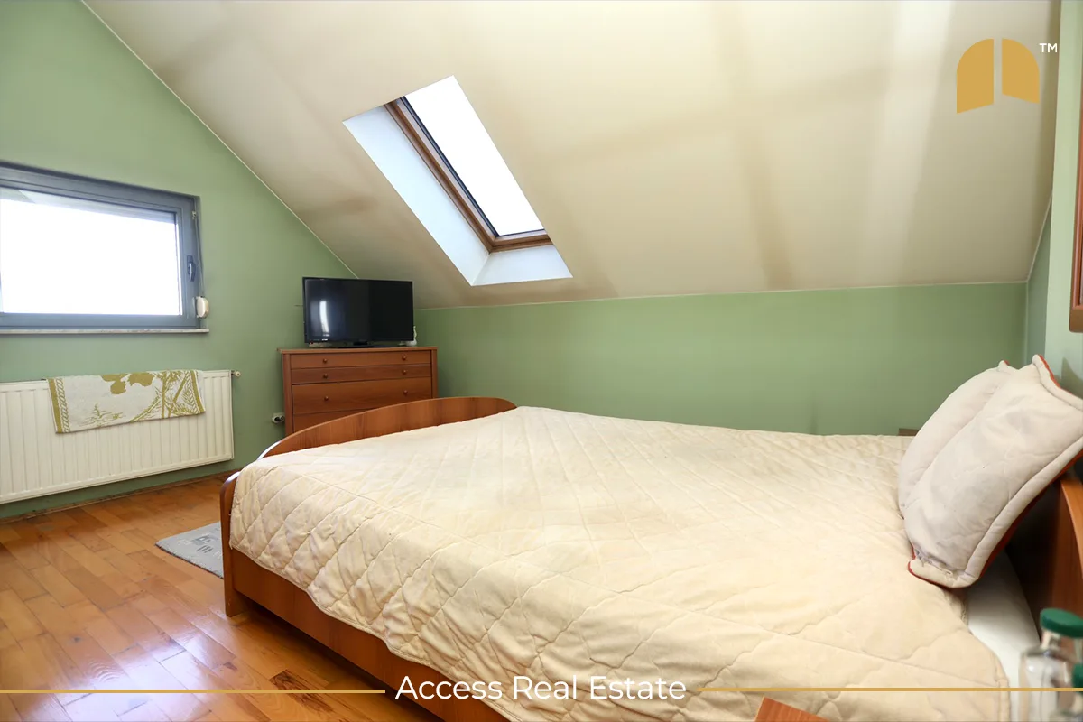 Banesë / Penthouse në SHITJE me FLETË POSEDUESE – 3 dhoma gjumi – 4 Llullat