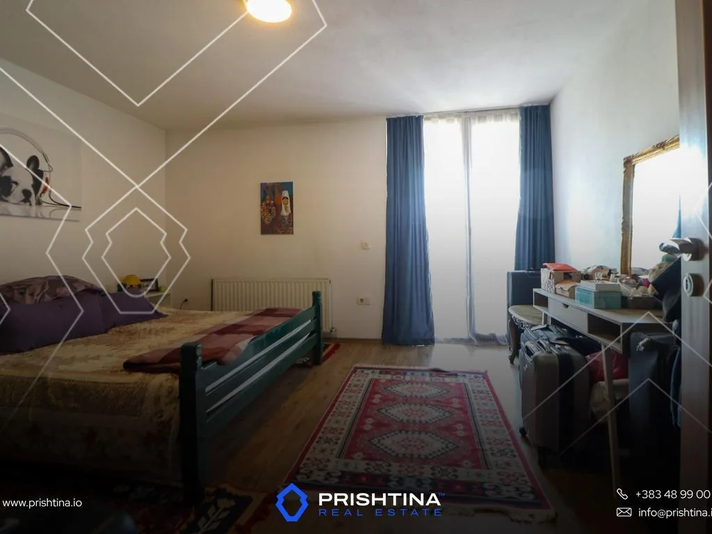 Shtepi ne #shitje 400m² + 2.2 ari në Taslixhe