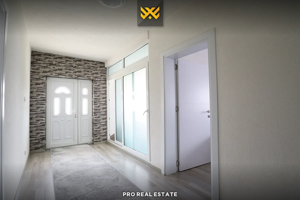 Shtëpi 220m² për #SHITJE në Obiliq.