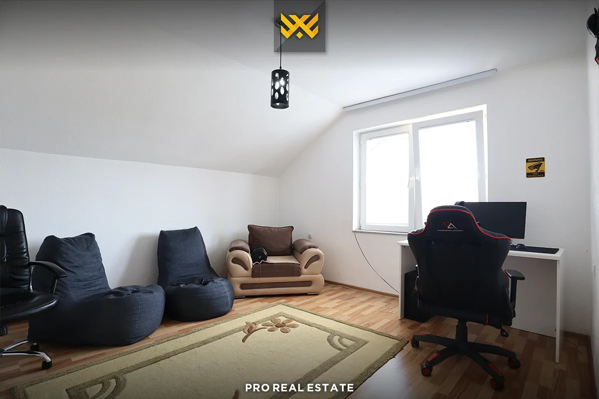 Shtëpi 220m² për #SHITJE në Obiliq.