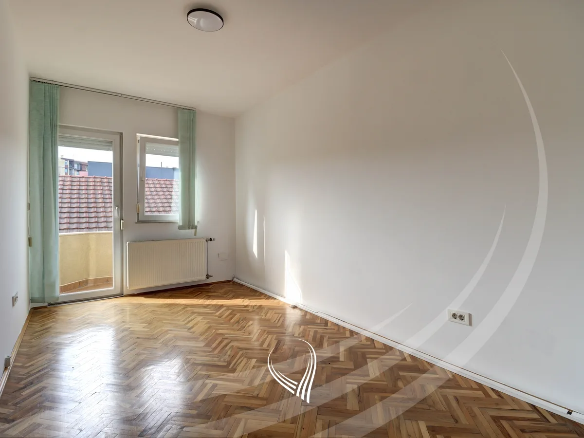 Objekt afarist 330m2 me qira në lagjen Ulpiana