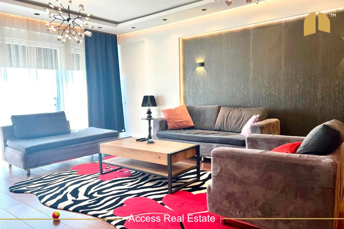 Banesë me QIRA – 3 dhoma gjumi + garazh – Arbëri