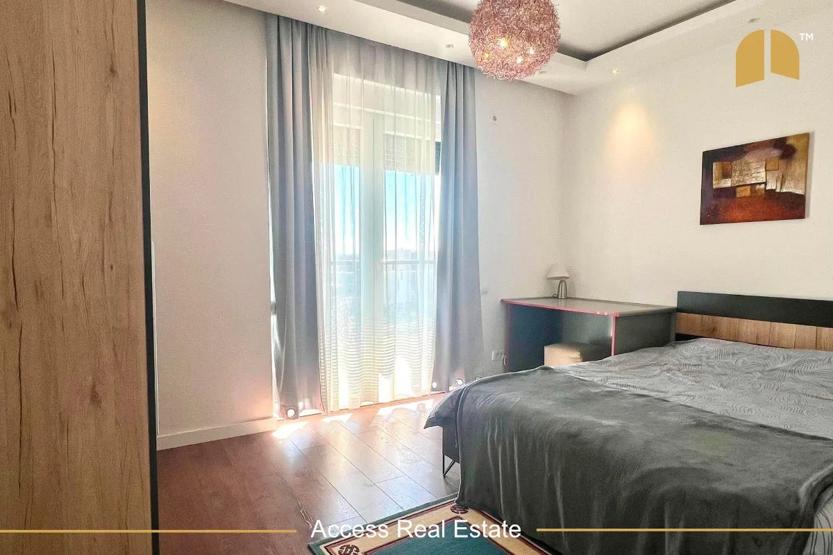 Banesë me QIRA – 3 dhoma gjumi + garazh – Arbëri