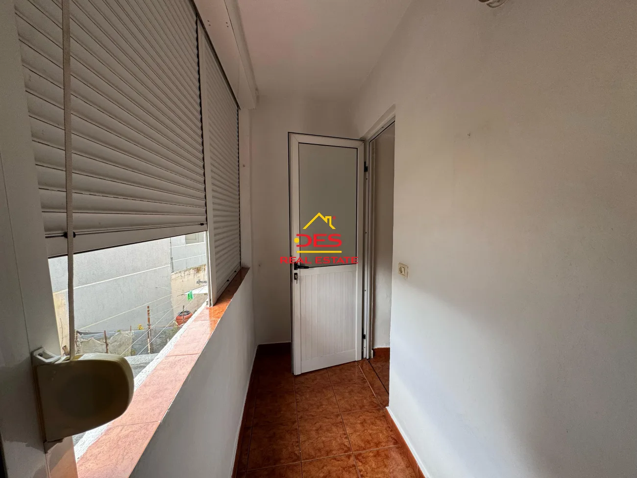 Shitet apartament 1+1 pranë tregut të orizit, vlorë.