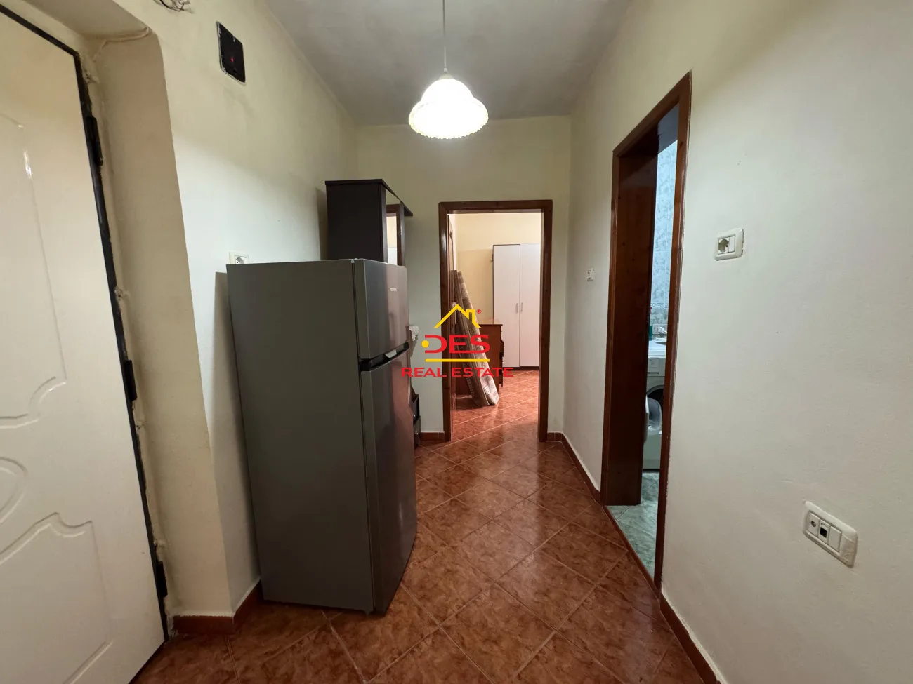 Shitet apartament 1+1 pranë tregut të orizit, vlorë.