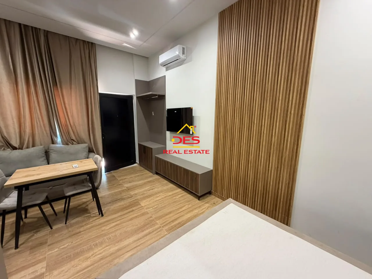 Jepet me qira garsoniere në lungomare pranë hotel primavera ,vlorë