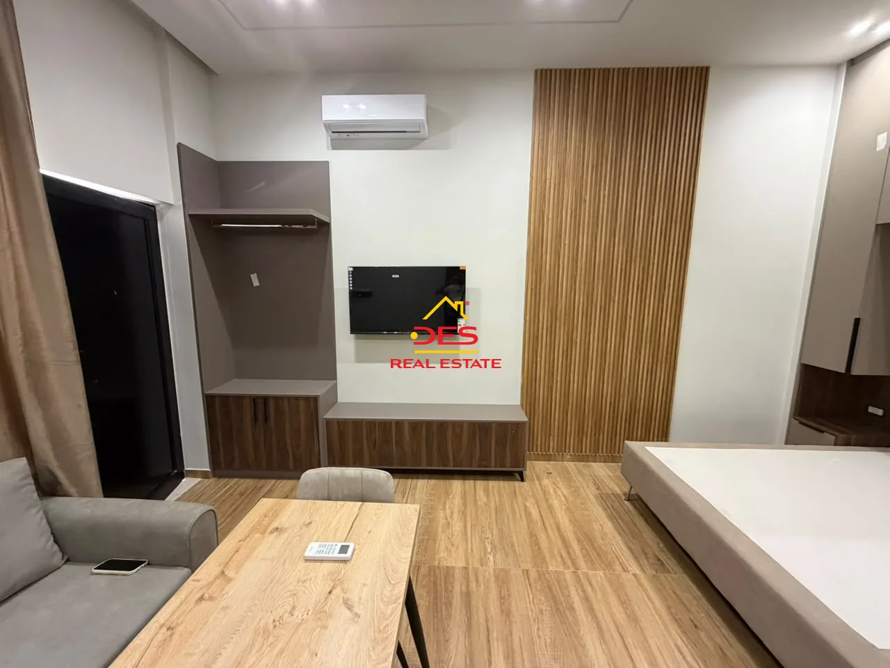 Jepet me qira garsoniere në lungomare pranë hotel primavera ,vlorë