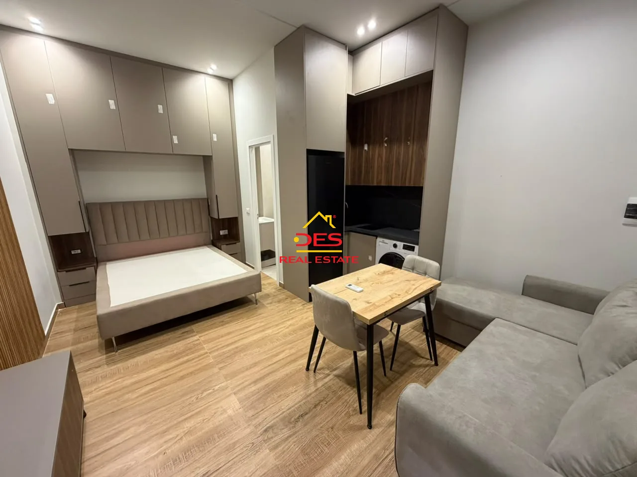 Jepet me qira garsoniere në lungomare pranë hotel primavera ,vlorë