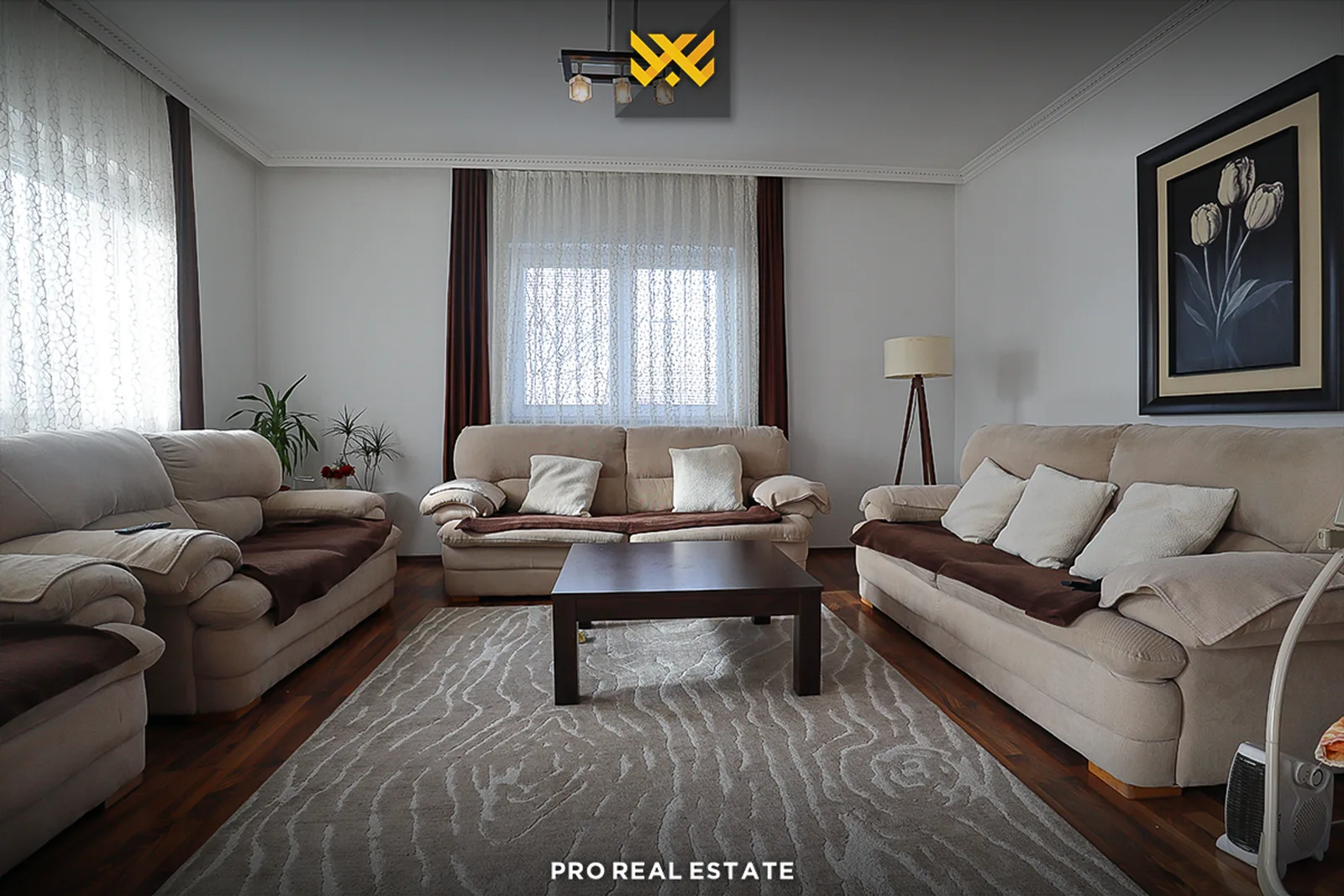 Shtëpi 360m² në #SHITJE në Lagjen Qëndresa.