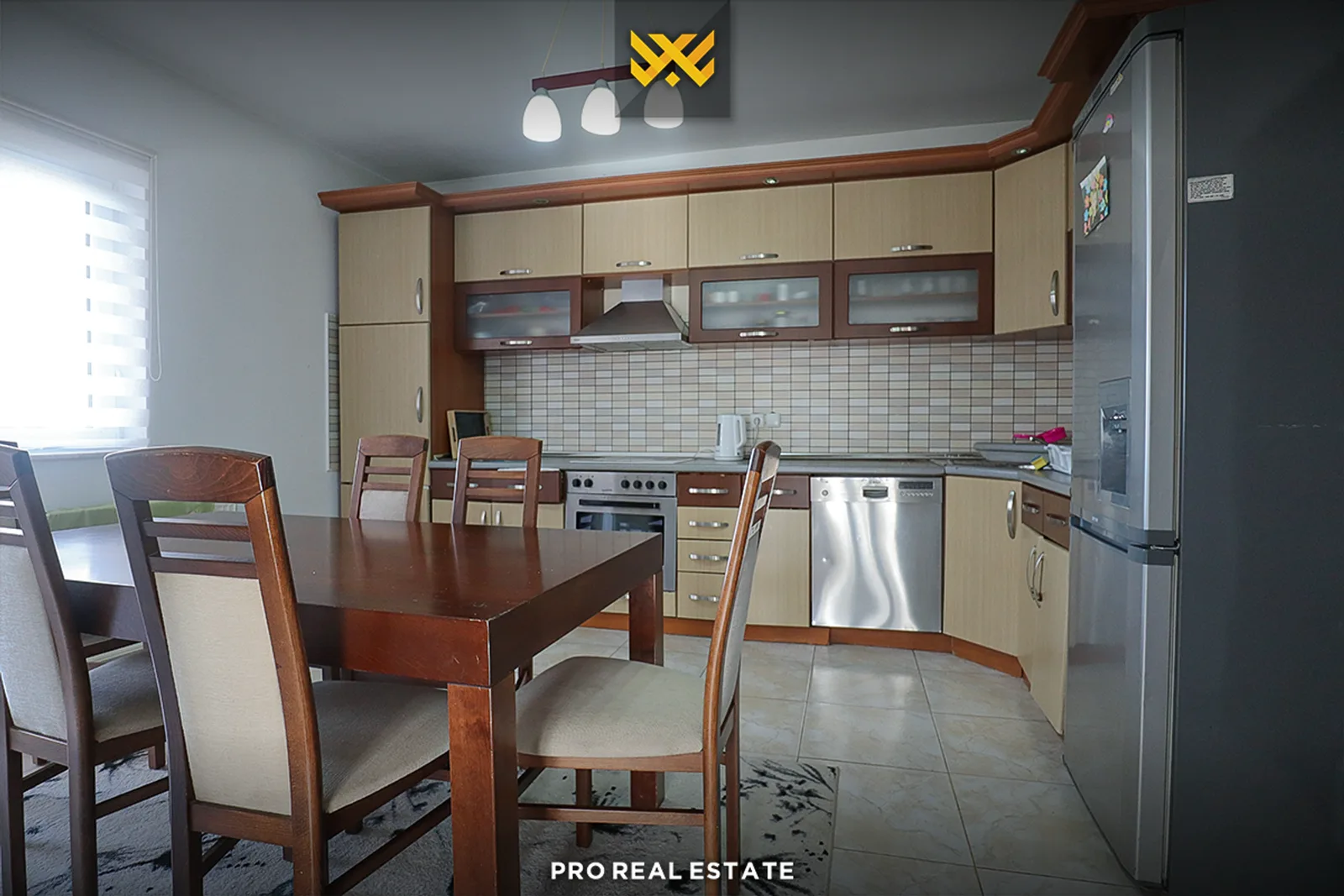 Shtëpi 360m² në #SHITJE në Lagjen Qëndresa.