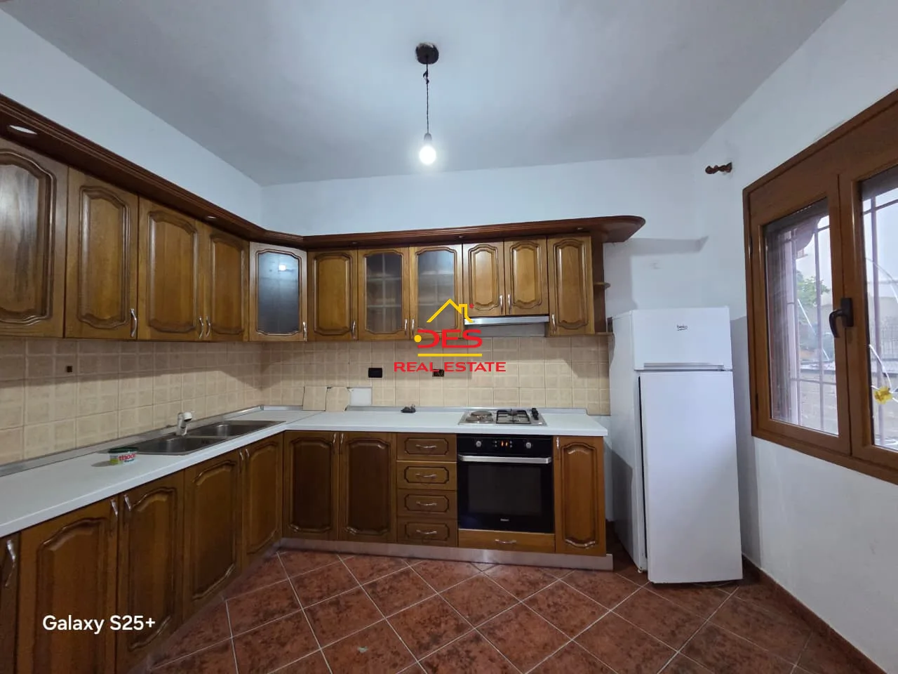 Shitet shtëpi private + ambient biznesi te “fabrika e tullave”, vlorë.