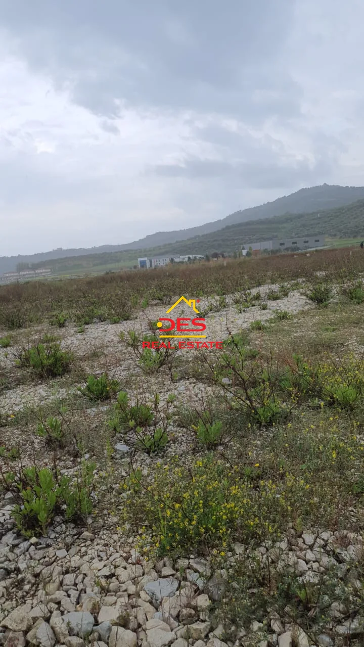 Shitet tokë me leje ndërtimi në skrofotinë,vlorë.