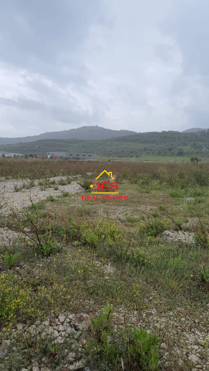 Shitet tokë me leje ndërtimi në skrofotinë,vlorë.