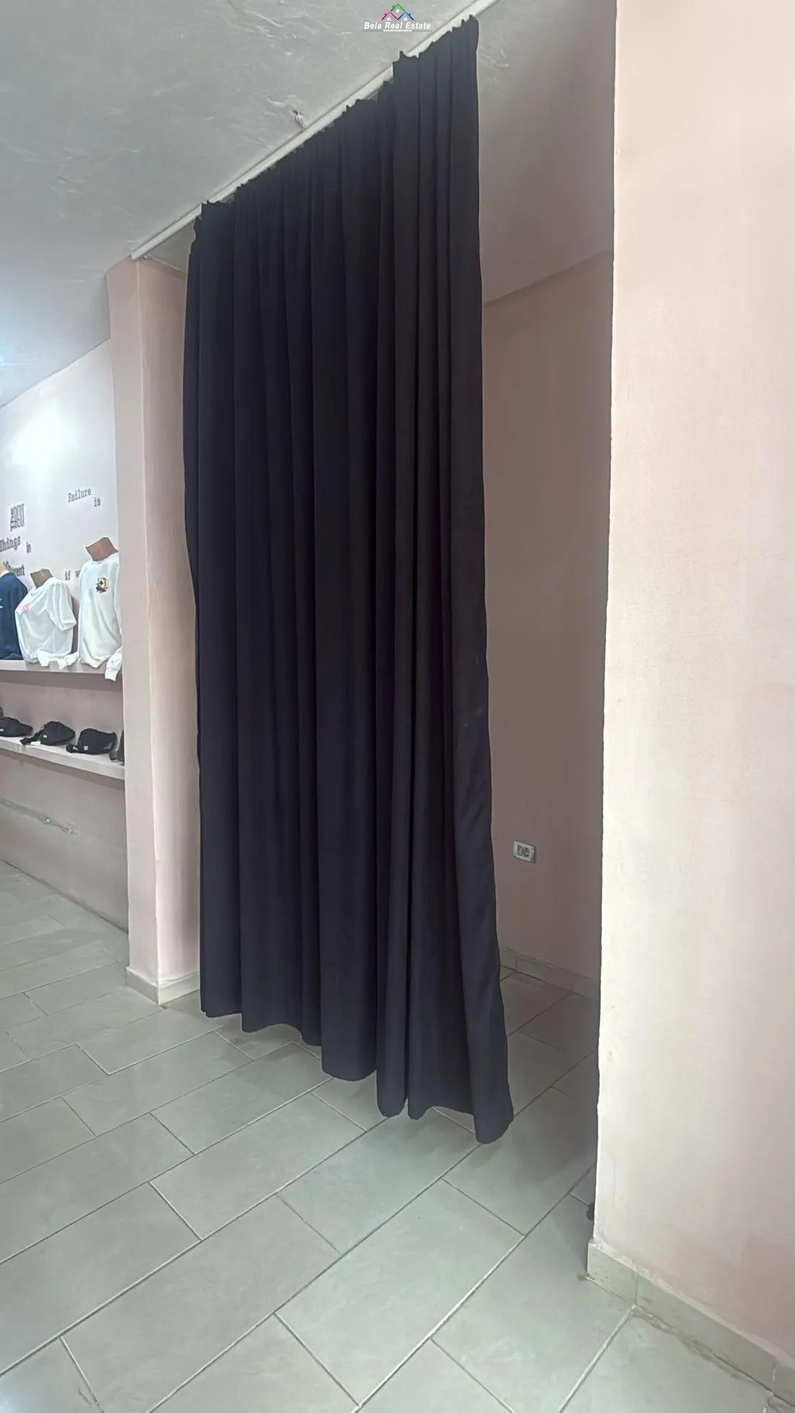 Shitje Biznesi Dyqan Rrobash Ne Kamez (ID BSHB181) Tirane