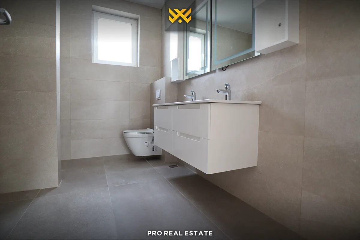 Shtëpi 190m² për #SHITJE në Lagjen Priam Village.