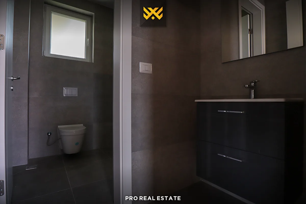 Shtëpi 190m² për #SHITJE në Lagjen Priam Village.