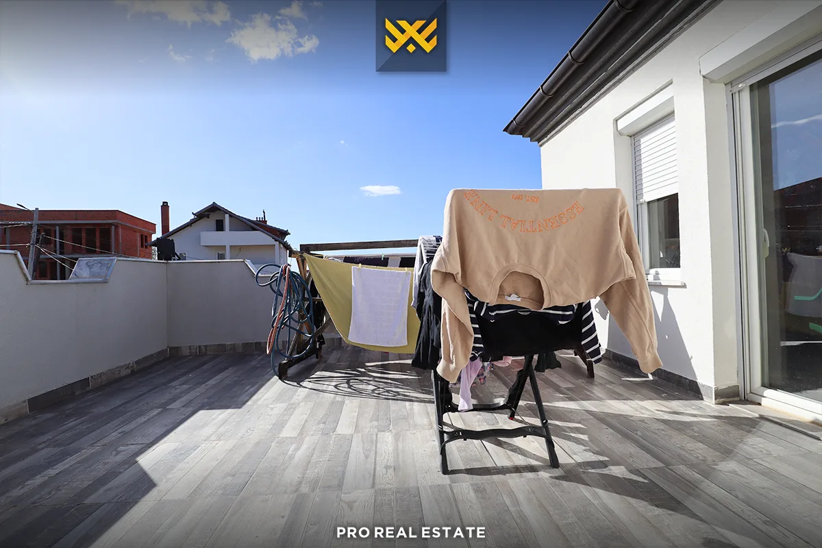 Shtëpi 324m² për #SHITJE në Kodrën e Trimave.