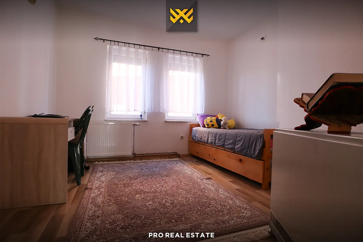 Shtëpi 324m² për #SHITJE në Kodrën e Trimave.