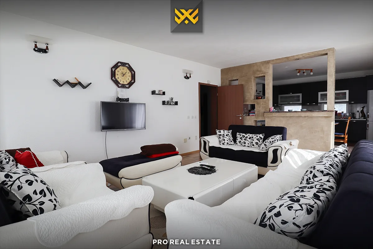 Shtëpi 324m² për #SHITJE në Kodrën e Trimave.