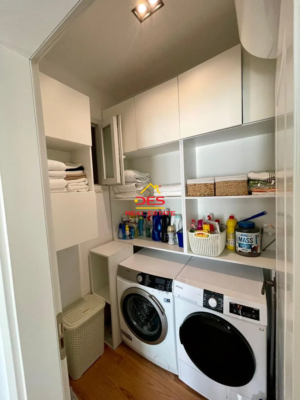 Shitet apartament 2+1+2 në orikum ,vlorë