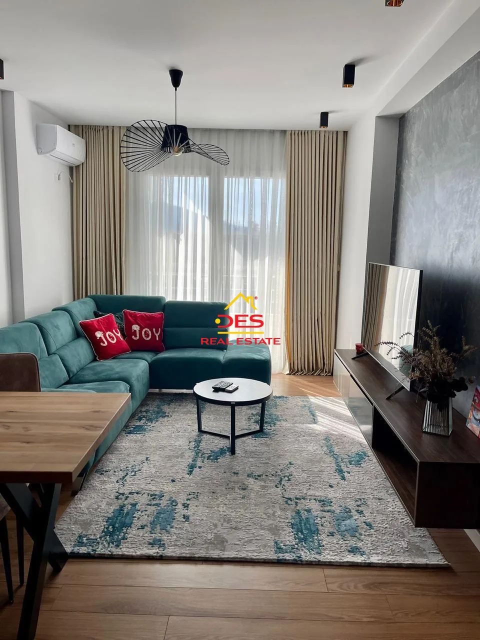 Shitet apartament 2+1+2 në orikum ,vlorë