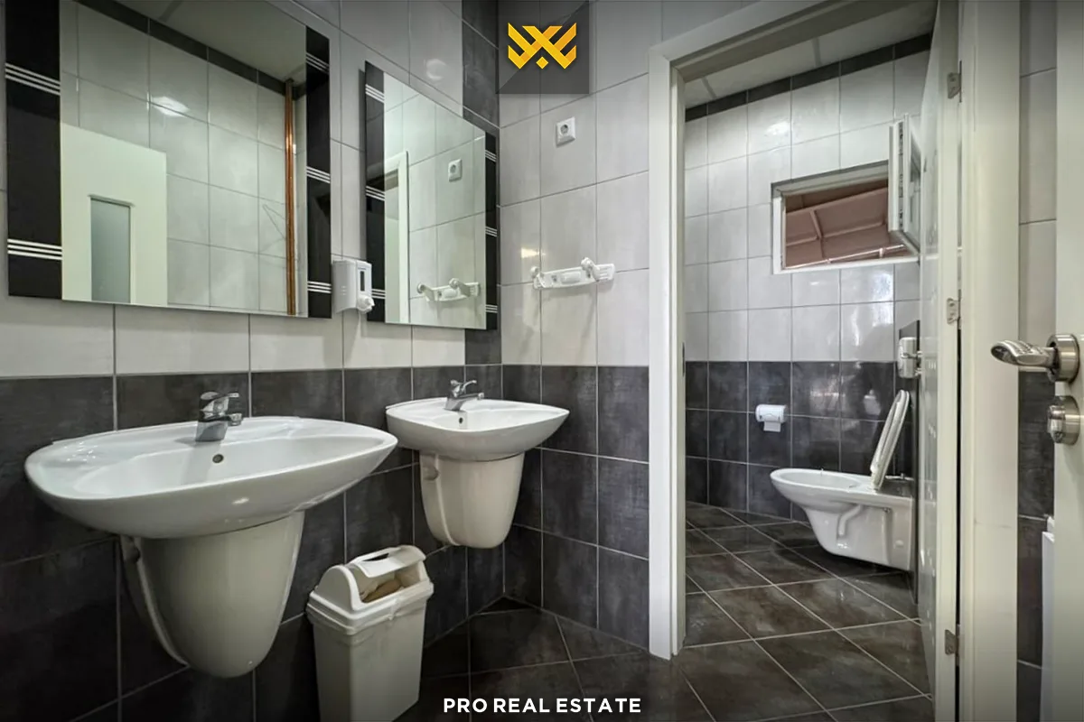 Lokal 150m² me #QIRA në Livagjë