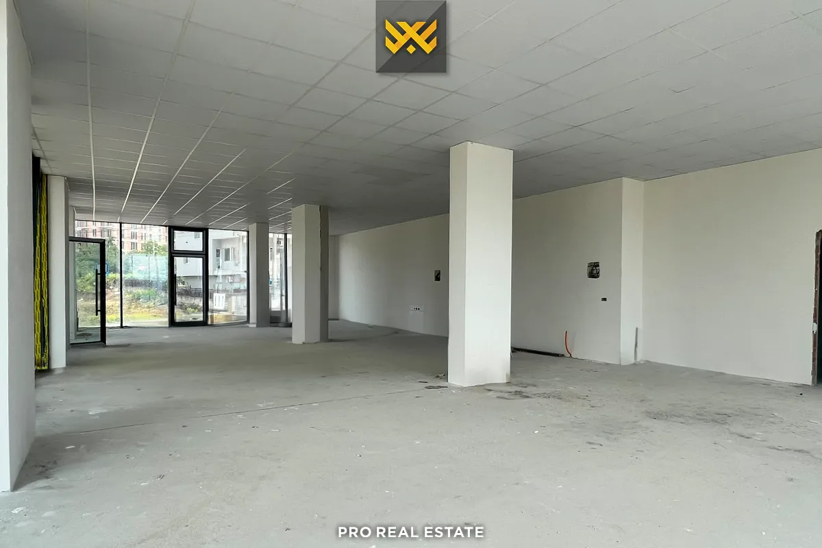 Lokal 156m² me #QIRA në Veternik