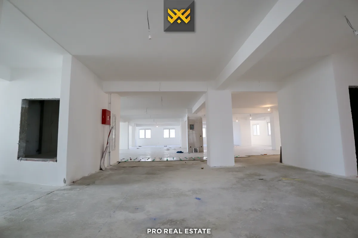 Lokal / Zyrë 1116m² me #QIRA në Lakrishtë