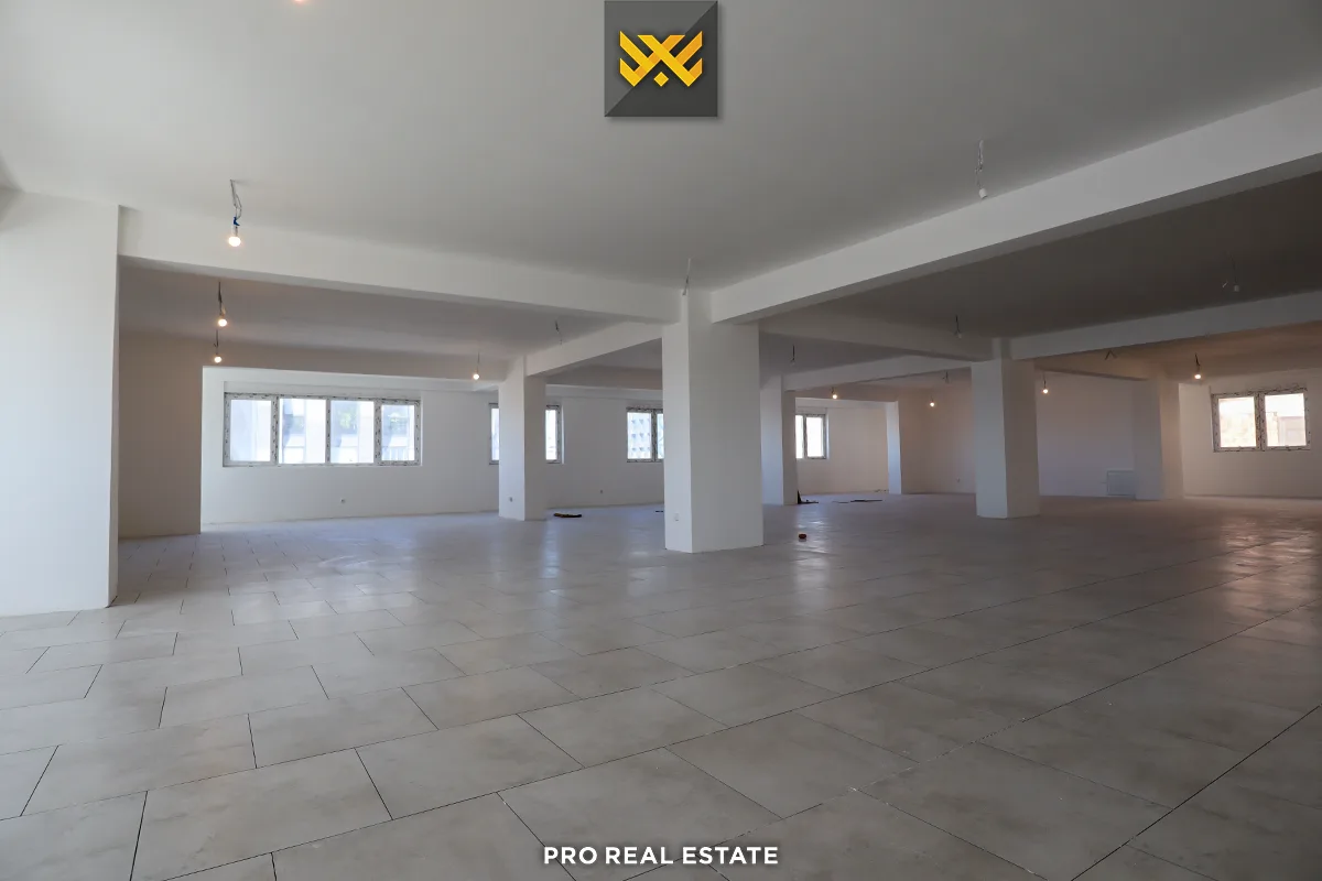 Lokal / Zyrë 1116m² me #QIRA në Lakrishtë
