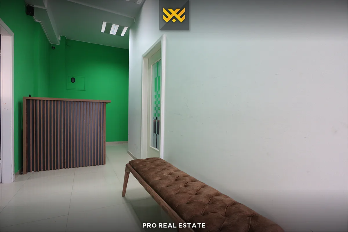 Lokal 80m² për #SHITJE në Emshir.