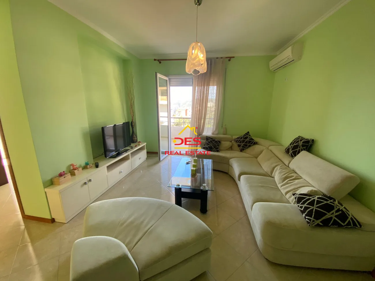 Shitet apartament 2+1 në ujë të ftohtë vlorë pamje nga deti🌅