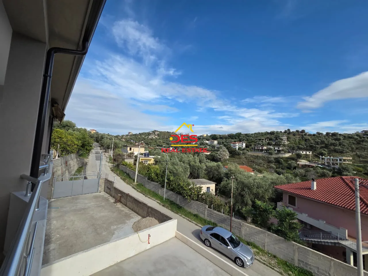 Jepet me qira kati i dyte i vilës pranë kuzum baba, vlorë