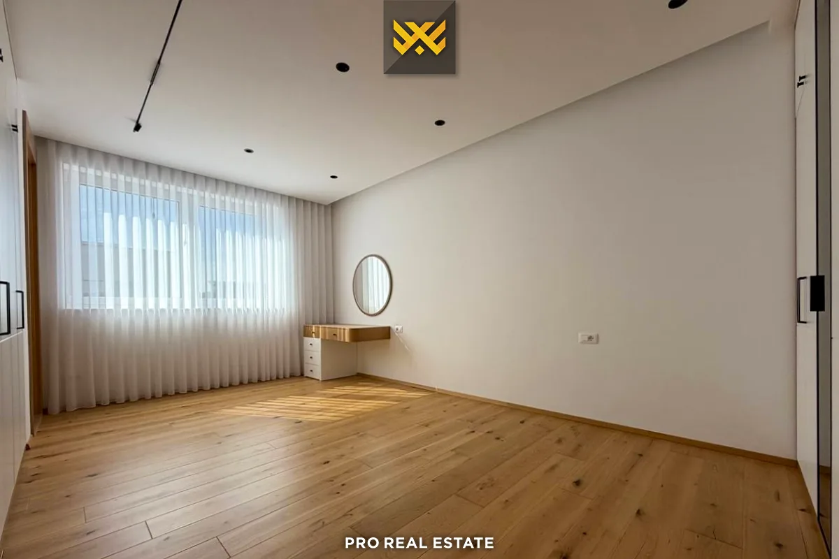 Shtëpi 294m² me #QIRA në Lagjen Qershia