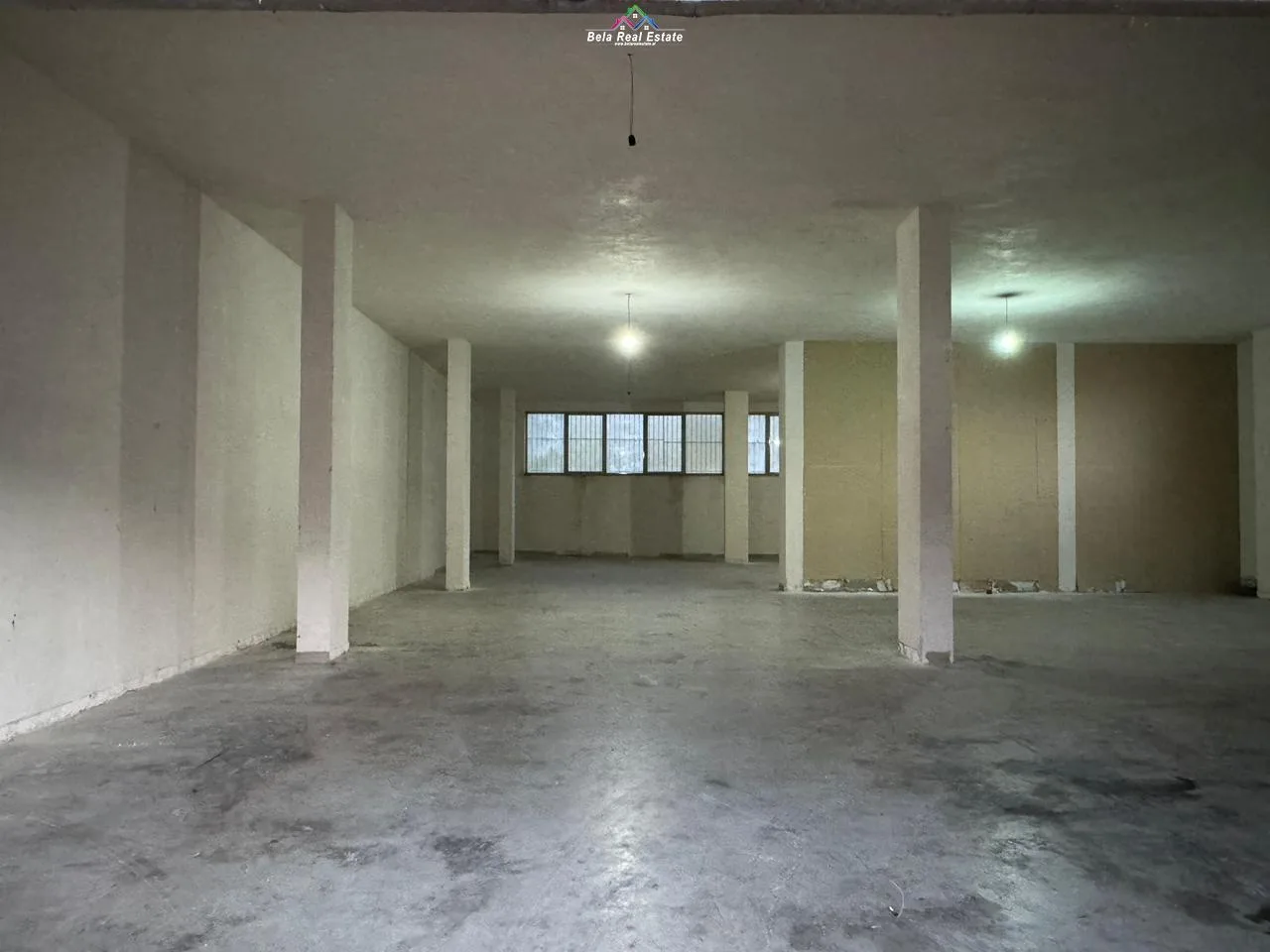 Magazine Me Qera ne Autostraden Tirane Durres (ID BM216) Tirane